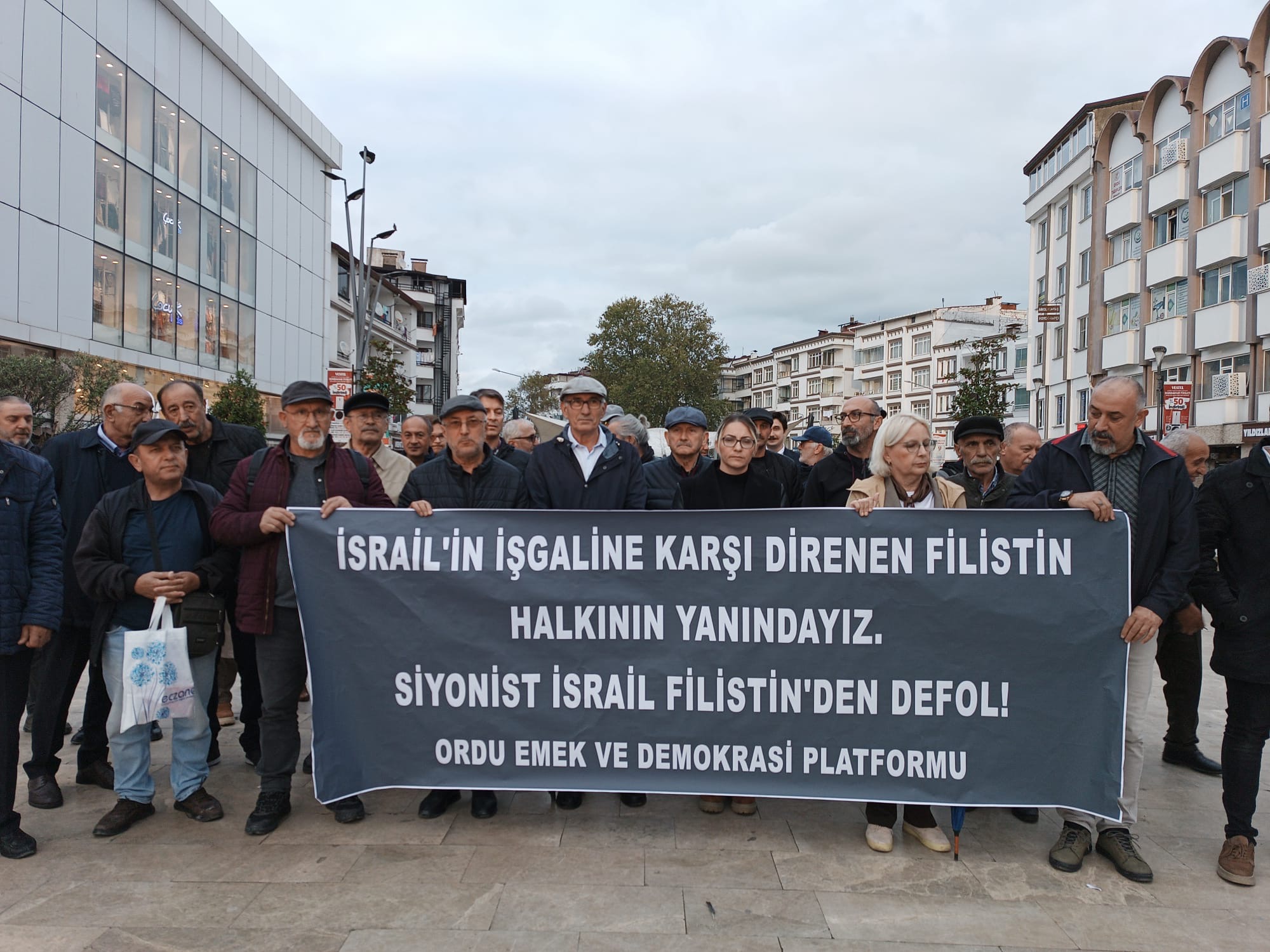 EMEK GÜÇLERİ: SALDIRILAR DERHAL DURDURULMALI, ATEŞKES SAĞLANMALI, FİLİSTİN HALKINA YÖNELİK ABLUKA DERHAL KALDIRILMALIDIR.