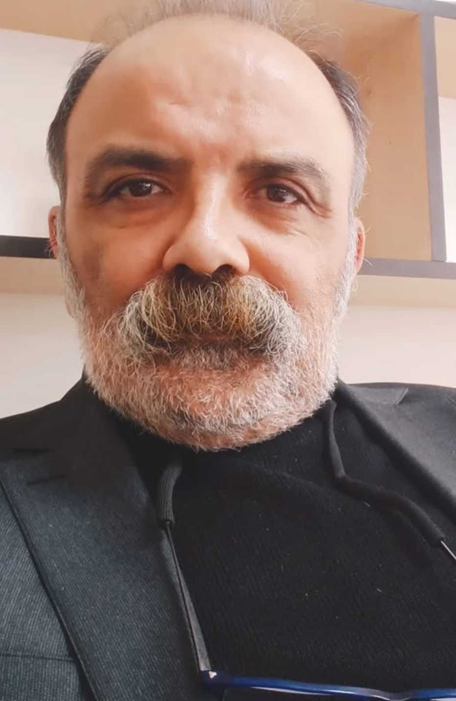 Bülent BAŞARAN:ÇOK ADAM MI, TEK ADAM MI!