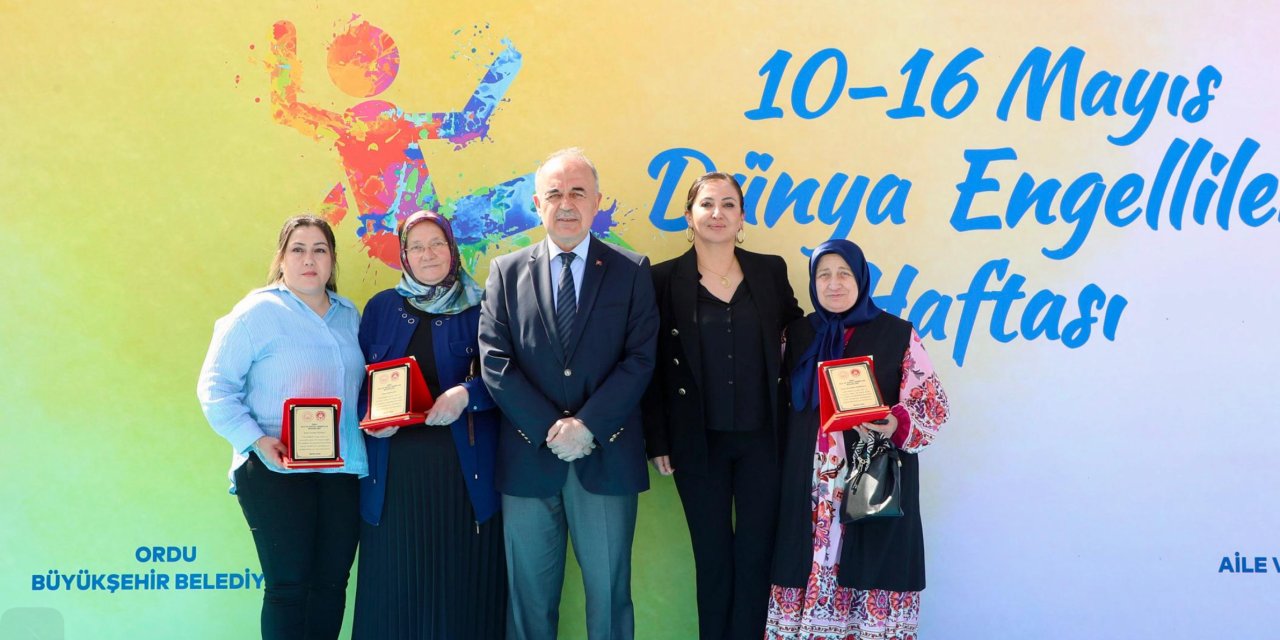 VALİ EROL, ENGELLİLER HAFTASI PROGRAMINA KATILDI