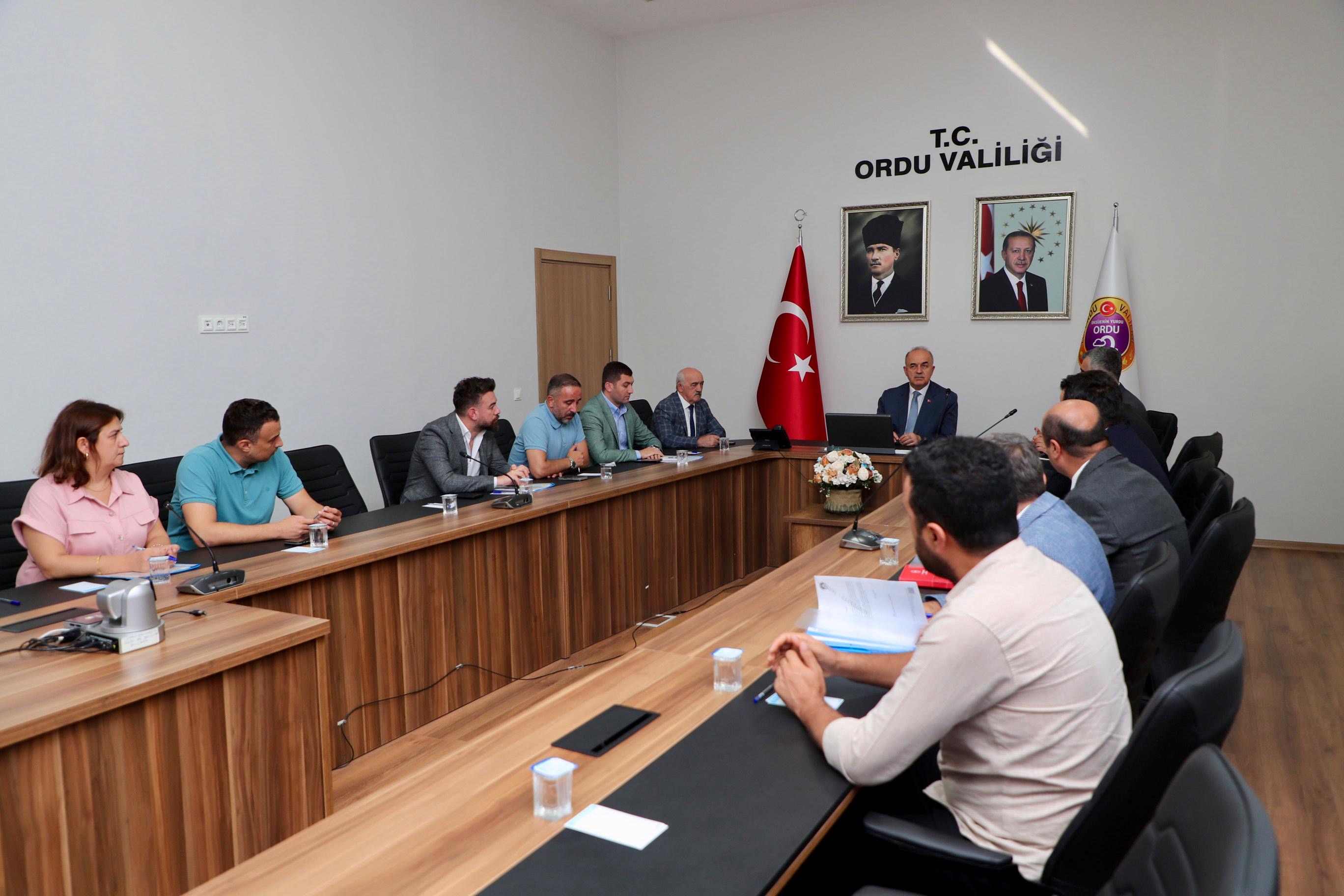 AİLE SAĞLIĞI MERKEZİ YAPILMASI PLANLANAN YERLERLE İLGİLİ DEĞERLENDİRME TOPLANTISI YAPILDI