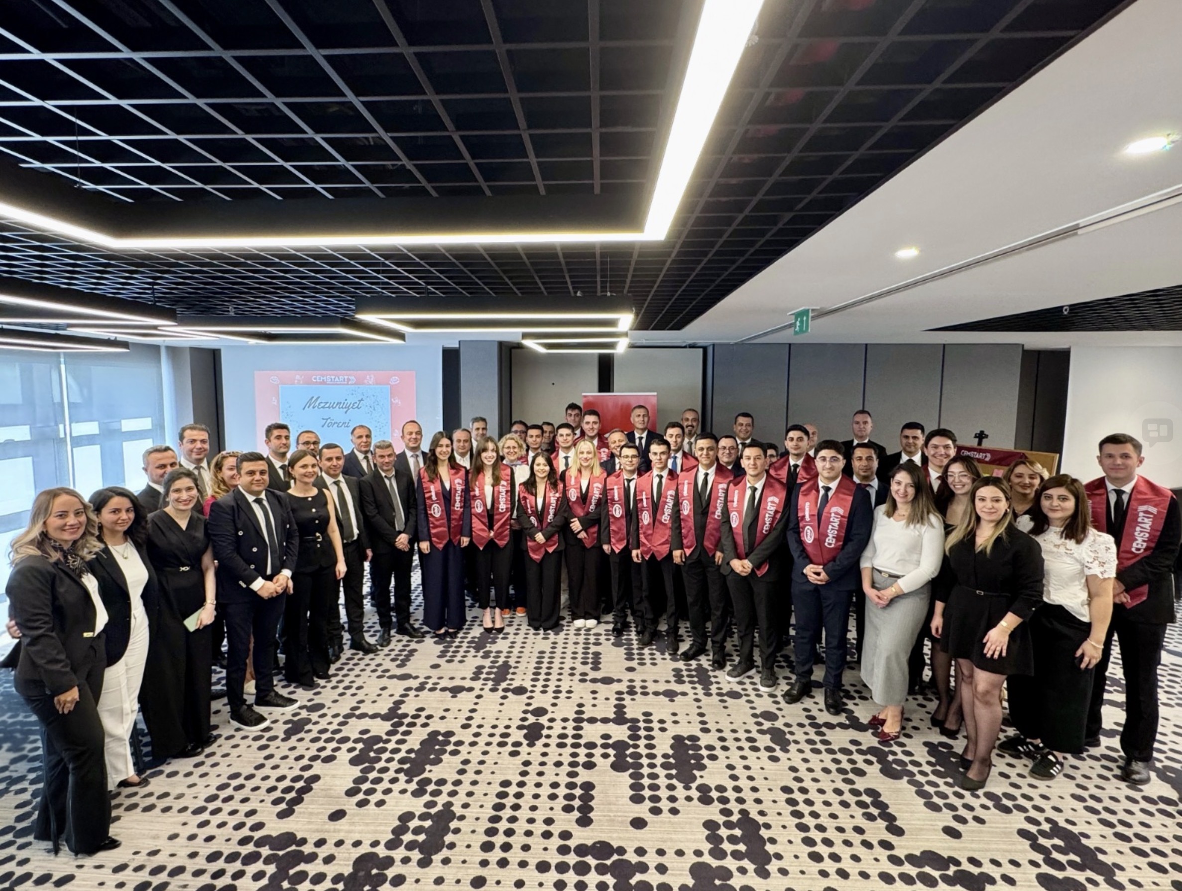 OYAK ÇİMENTO’NUN MÜHENDİS GELİŞTİRME PROGRAMI CEMSTART’IN 2025 MEZUNLARI BELLİ OLDU