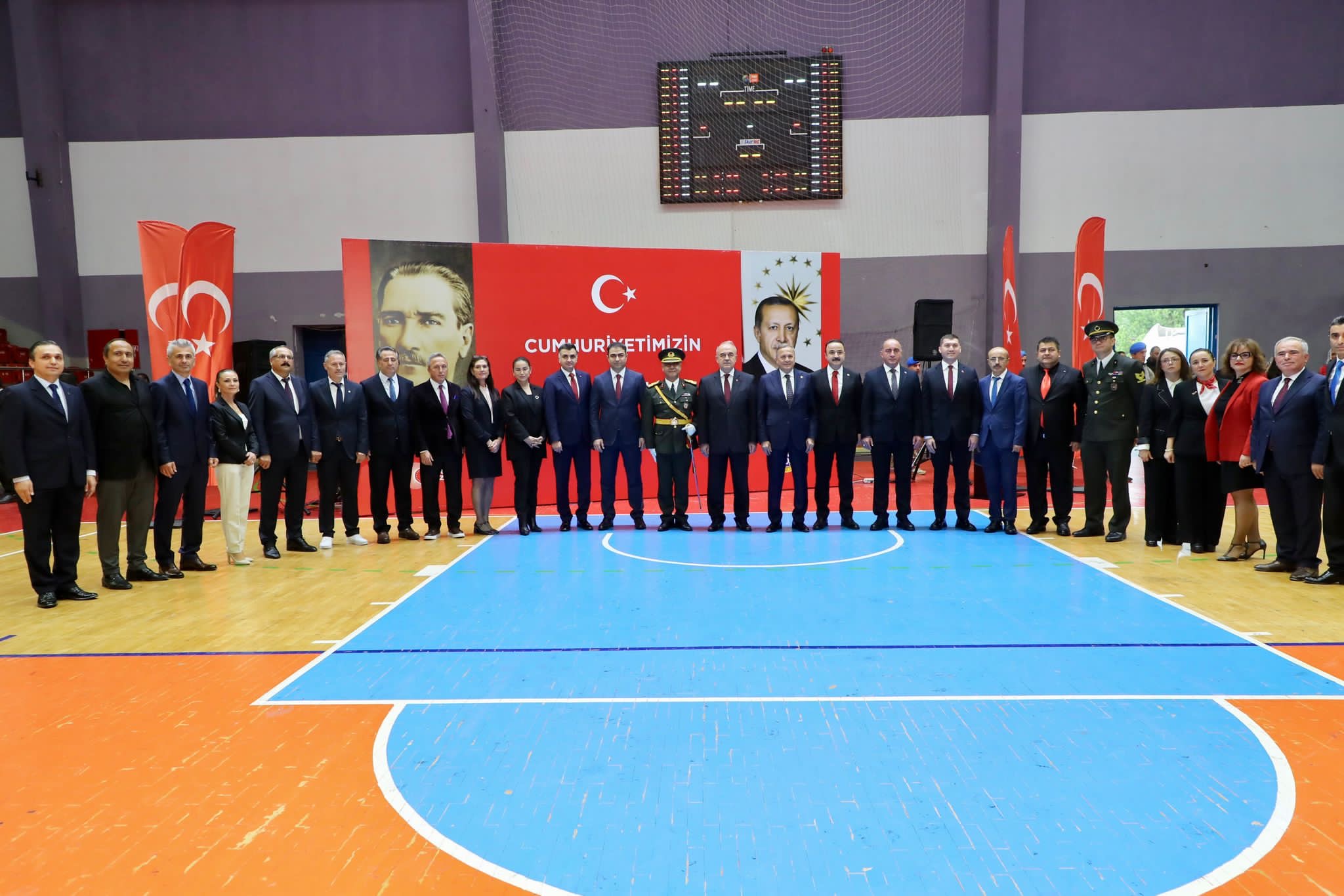 CUMHURİYET BAYRAMI TÖRENLERLE KUTLANDI