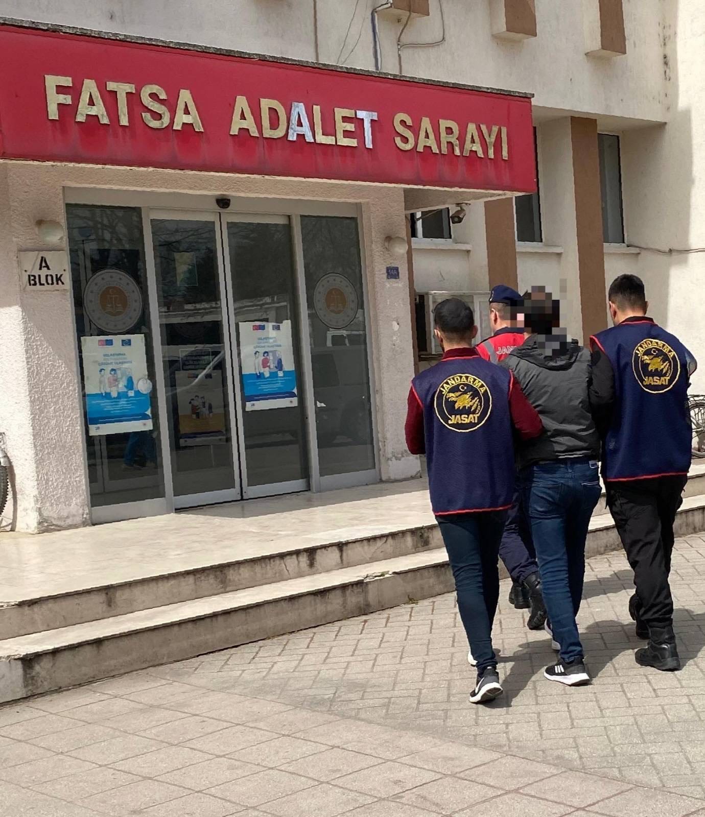 ALTINORDU'DA KUYUMCUYU SOYAN ŞAHIS YAKALANDI