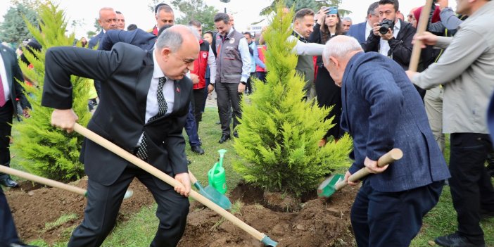 11 KASIM MİLLİ AĞAÇLANDIRMA GÜNÜ  DOLAYISIYLA FİDAN DİKİM TÖRENİ YAPILDI.