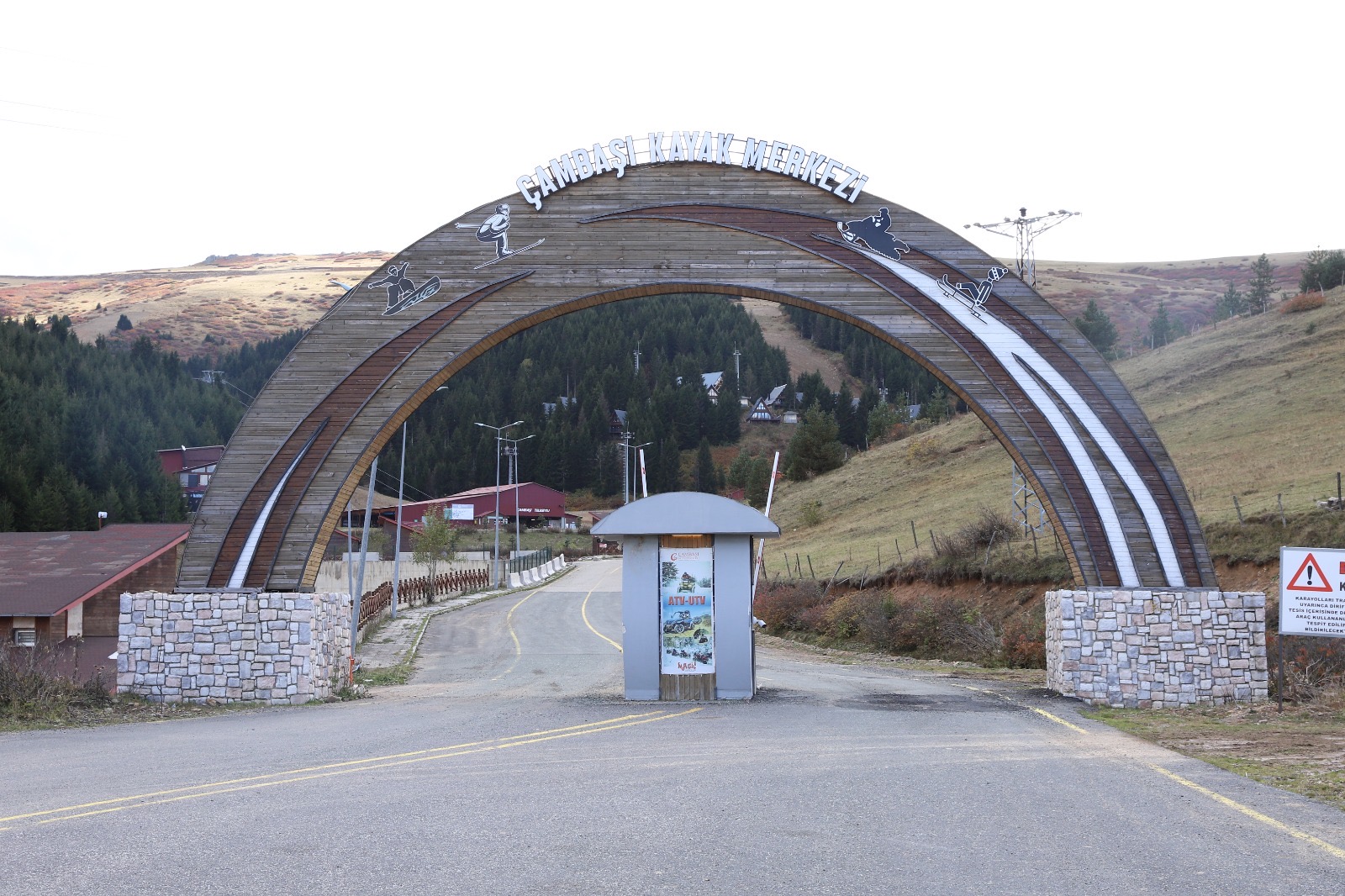 ÇAMBAŞI KAYAK TESİSİNDE BULUNAN TELESİYEJLERİN BAKIMI GERÇEKLEŞTİRİLİYOR