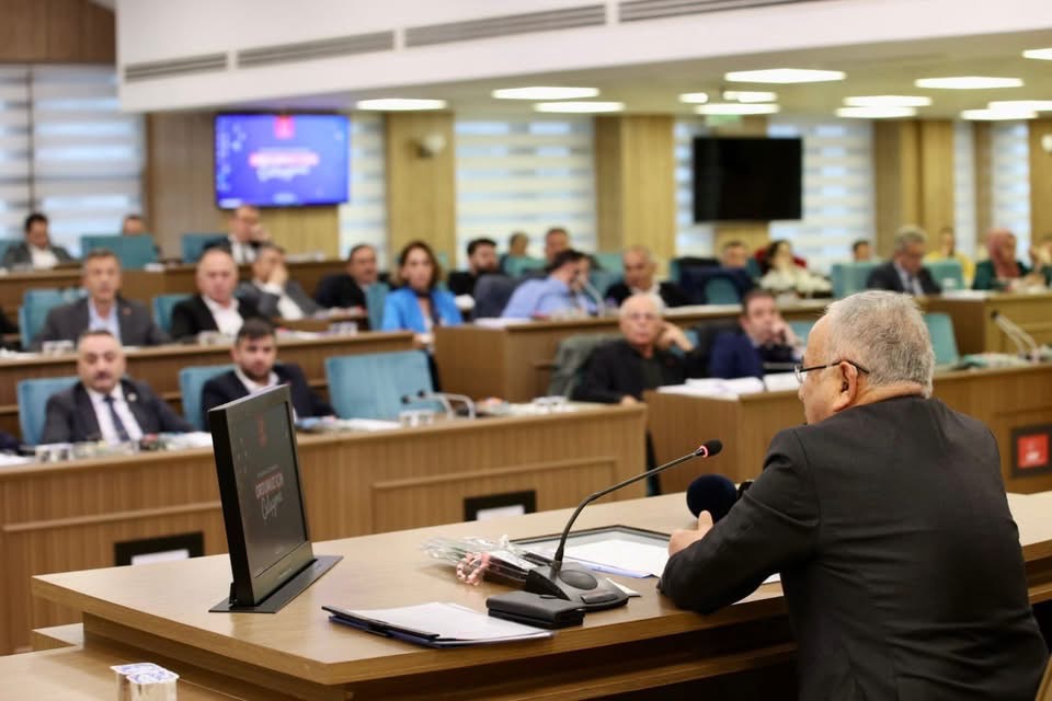 BAŞKAN GÜLER’DEN AÇIKLAMALAR  “BİZ BORÇ BATAĞINDA DEĞİL, YATIRIM ATAĞINDAYIZ”