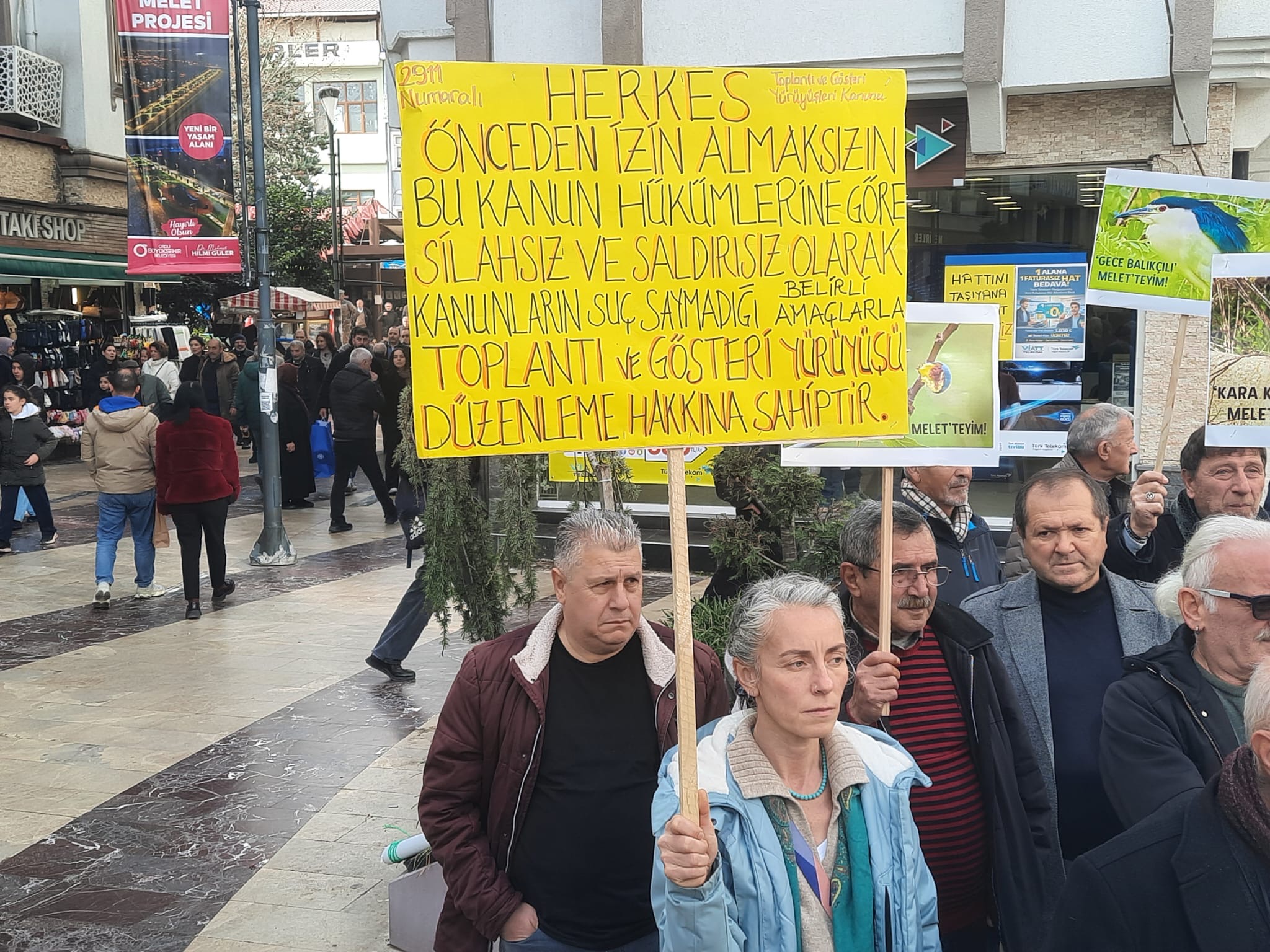 ESKİ ÇÖP ALANININ İMARA AÇILMASINA KARŞI YAPILMAK İSTENEN YÜRÜYÜŞE POLİS İZİN VERMEDİ.