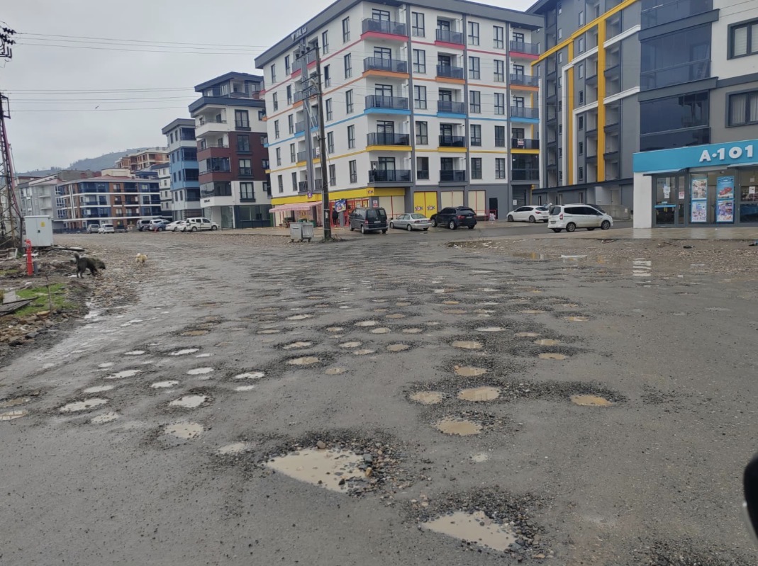 BURASI  ÇEMIŞGEZEK BELEDIYESI SINIRLARINDA MI!