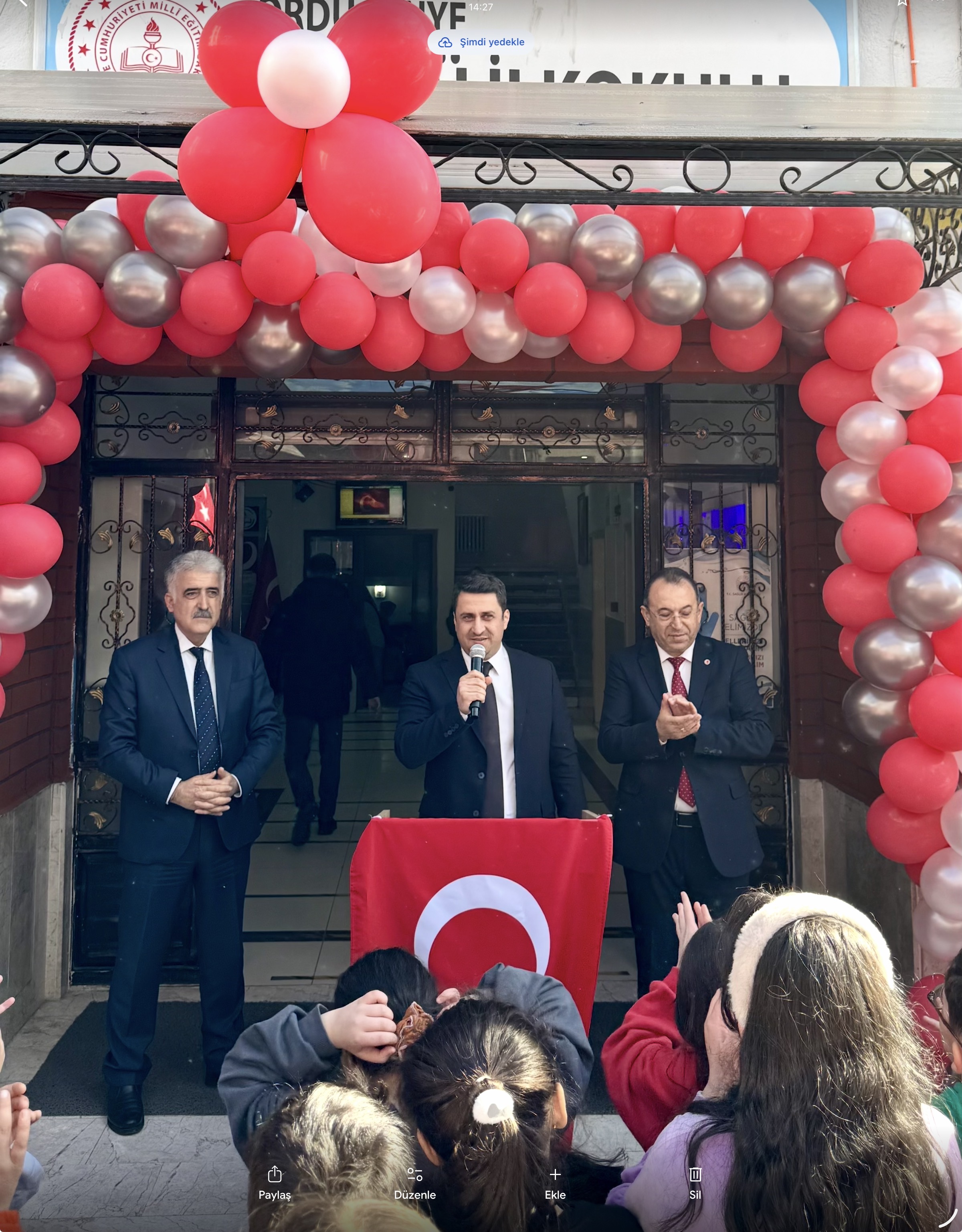 OYAK ÇİMENTO “RENKLİ YAKALAR”  İLE GELECEĞİ GÜZELLEŞTİRİYOR: