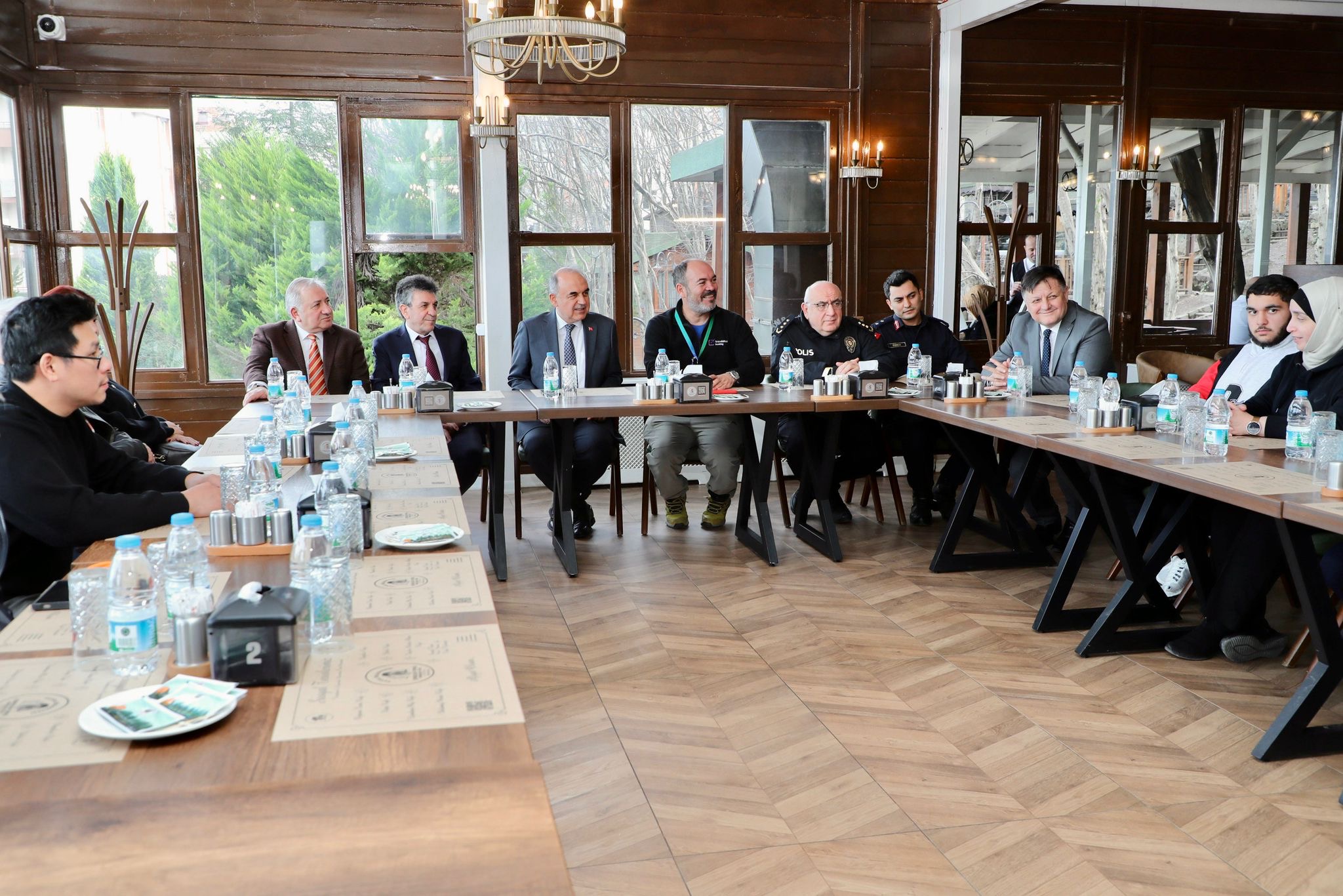 Vali Erol, Avustralya, Endonezya ve Filipinler’den Gelen Turizm Acentesi Temsilcileriyle Bir Araya Geldi