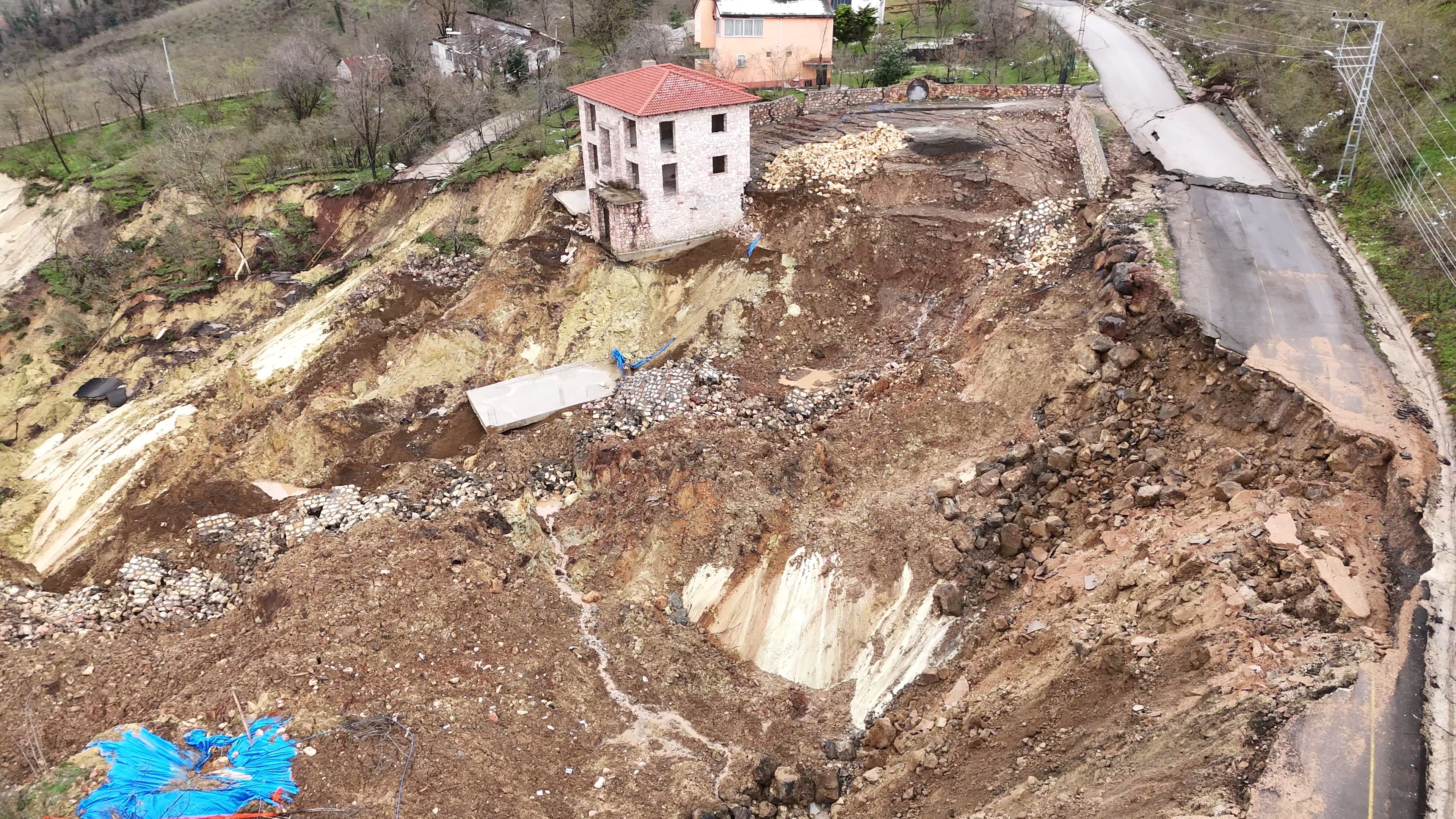 VALİ EROL, HEYELAN BÖLGELERİNDE İNCELEMEDE BULUNDU