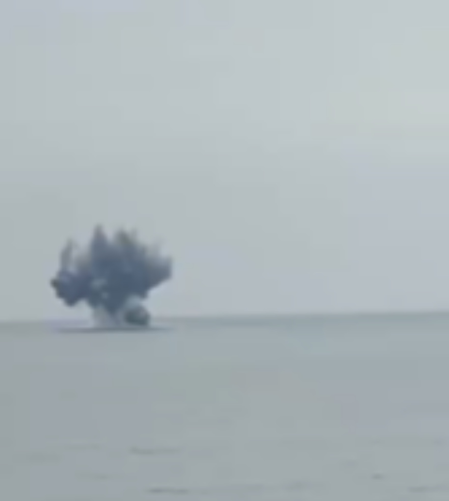 ÜNYE'DE KIYIYA VURAN PATLAYICI YÜKLÜ DENİZ ARACI KONTROLLÜ ŞEKİLDE İMHA EDİLDİ