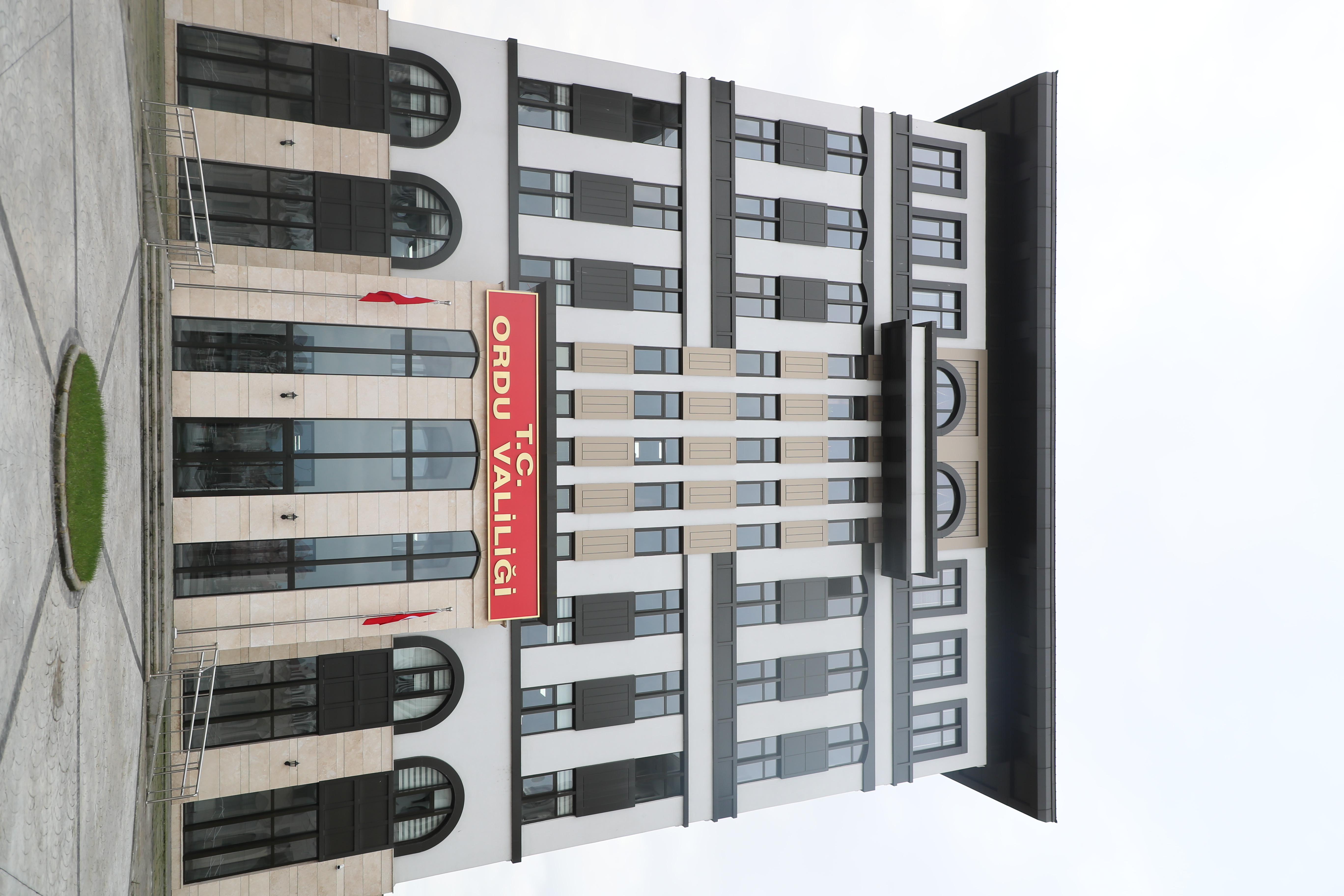 ORDU’DA ŞÜPHELİ HAREKETLİLİK: KIYIYA VURAN CİHAZ JANDARMAYI ALARMA GEÇİRDİ