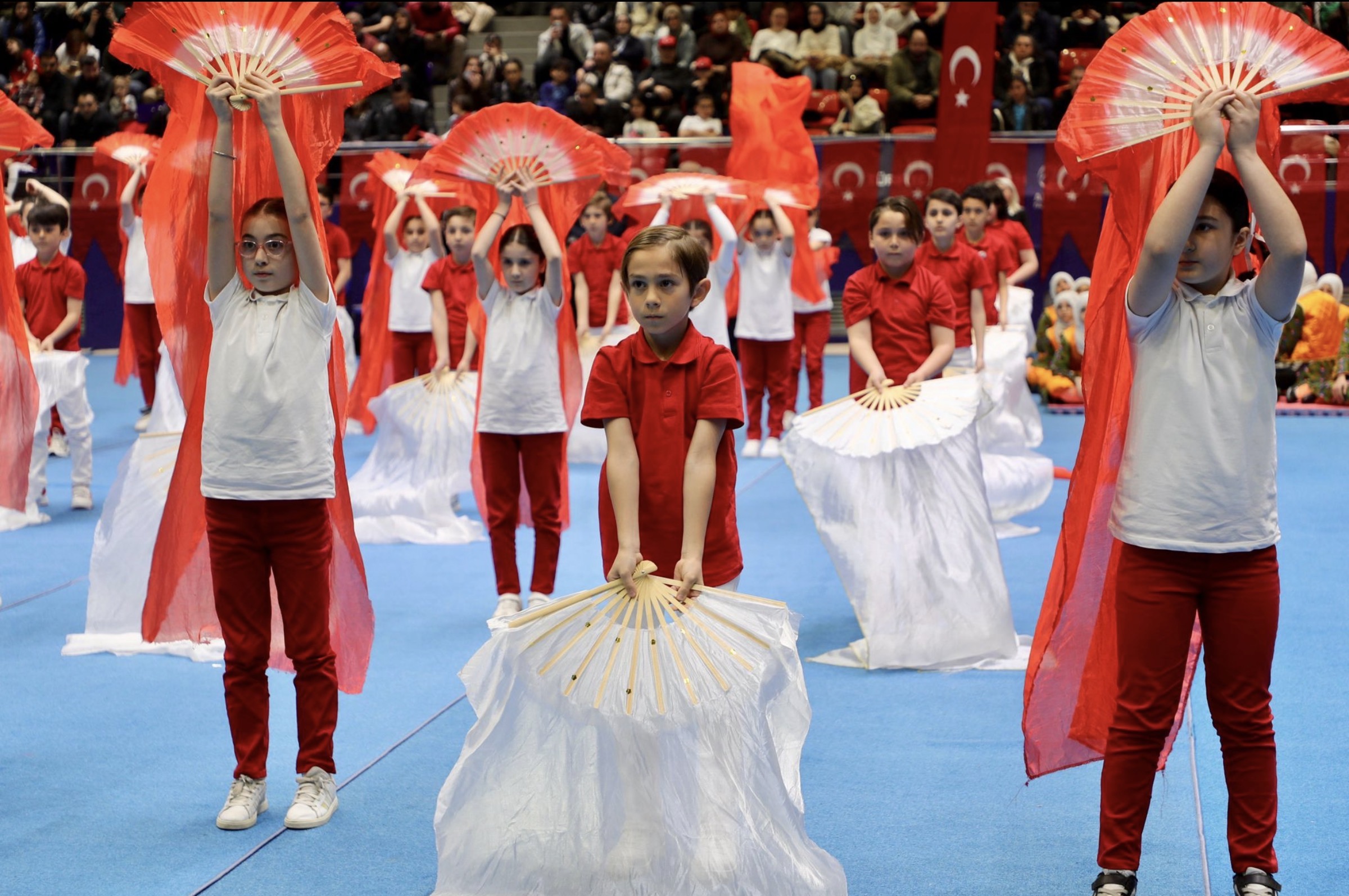 Çocuk Bayramı ile Türkiye Büyük Millet Meclisi(TBMM)’nin açılışının 106. yıl dönümü, Ordu’da düzenlenen törenlerle kutlandı.