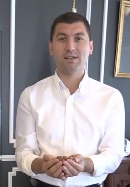 ALTINORDU’DA  BİLLBOARDLARA PARA VAR ! ​​​​​​​TEMEL ZORUNLULUK KREŞE PARA YOK MU?