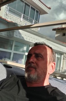 YAVUZ KARAKOÇ YAŞAYAN ÖLÜLER CENNETİ(!)