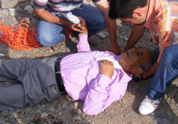 İş makinasına çarpınca yaralandı