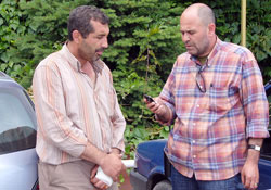 Kamyoncular birbirine girdi:2 yaralı