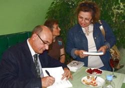 Bir Soru Çevresinde Nevzat Bey'e Mektubumdur.