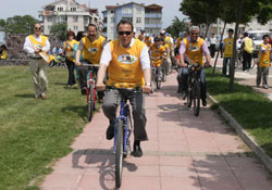 Bisikletlilerin sığmadığı bisiklet yoluna açılış!