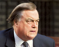 Başbakan Yardımcısı geç kalınca uçağa alınmadı