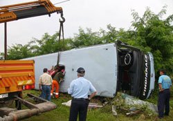 Trafik kazasında ölenlerin kimlikleri belli oldu
