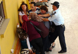 Samsun'da adliye önünde kadın kavgası