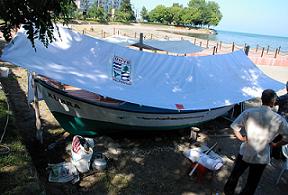 Kayıklara Ünye logolu kamuflaj