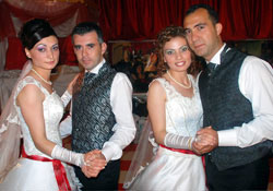 Fatsalı ikizlere çifte düğün