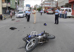 Otomobil Motorsikletle çarpıştı:1 ölü, 1 yaralı