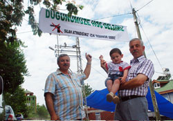 Düğün magandalığına pankartlı engel