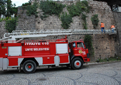 Paşa Konağı surları temizleniyor