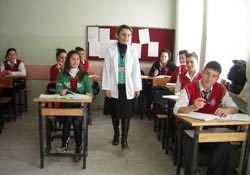 Güzel Sanatlar Lisesi binasını bekliyor