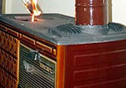 Sobaya tiner dökerken kendini yaktı