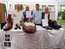 Festivalde 195 numara ayakkabı