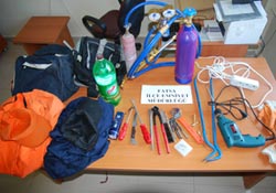 Kuyumcu hırsızları soyamadan polise yakalandı