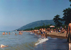 Efirli'de denize girecek yer sıkıntısı