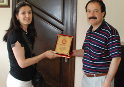 Judoculardan başkana plaket