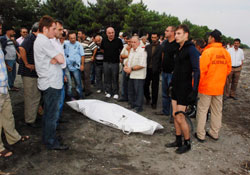 Ünye'de boğulanların biri kıyıya vurdu