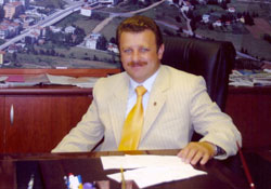 Efil adaylıktan çekildi