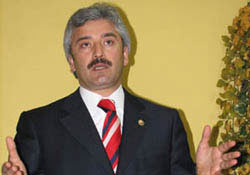 Enver Yılmaz bunu hep yapıyor