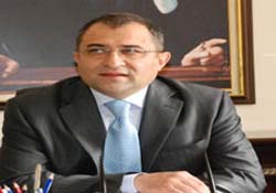 Vali kaban:Eğitimcilerin promosyonlarını dağıttık