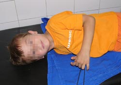 Kulağına kene kaçan çocuk hastaneye kaldırıldı