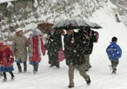 Okullar yarın da tatil