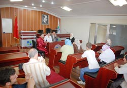 Nikah meclis salonunda kıyılıyor