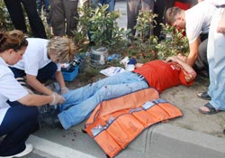 Ehliyetsiz sürücünün çarptığı yaya ağır yaralandı