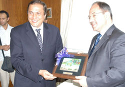 Bakan Akdağ'dan belediyeye ziyaret