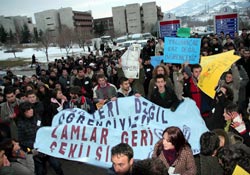 Ondukuz Mayıs öğrencileri zam için yürüdü
