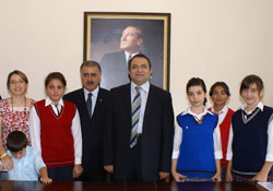 Öğrencilerden valiye ziyaret