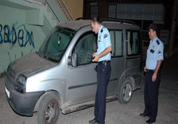 Park halindeki otoyu çaldılar